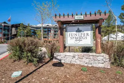 Image de Juniper Springs Resort/ Beautiful ski-in, ski-out
