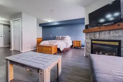 Image de Large Condo Fully Kitchen Biking Ski-in Ski-out Wifi Private Balcony