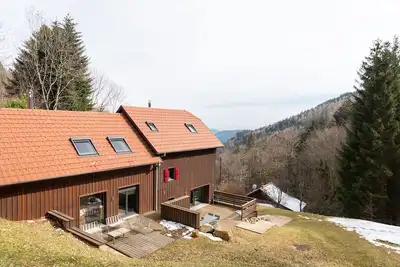 Image de Incroyable Chalet typique dans les Vosges du Sud (Alsace)