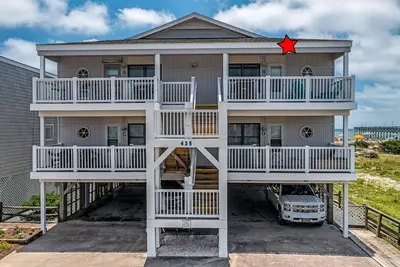 Image de \"Waters Edge 435-B\" - Oceanfront Condo w/ Community Pool, 2 Bedrooms / 2 Bathrooms