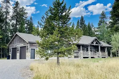 Image de Beautiful new construction - wifi - covered deck - Bbq - Close to Yellowstone!