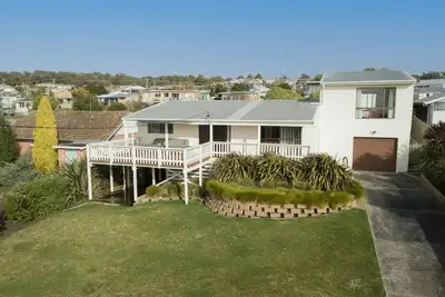 Image de Spoil yourself in this centrally located beach house overlooking the vast. . .
