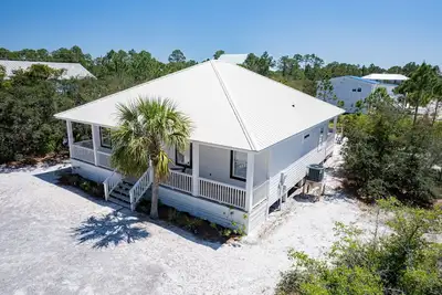Image de Large 1 Level Living in Gulf Shores, 4/3, Sleeps 8, Walk to Private Beach