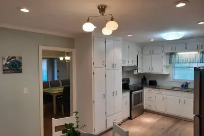Image de Large Home Close to Attractions Sleeps 20+