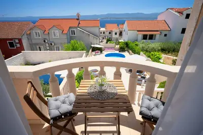 Image de 1br with see view * pool * 3 min from city Centar*