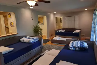 Image de Spacious Home 30 Minutes From Atlanta Sleeps 20