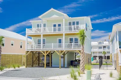Image de Modern 4 Bd, 3. 5 Ba Ocean View, Steps from Beach, backyard, linens & bath towels
