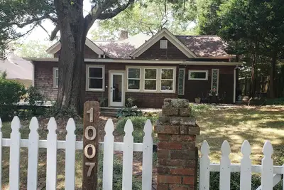 Image de Charming 1910 Historic House
