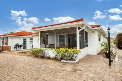 Siesta Key - Private Beach - Heated Pool - Walkable to activities