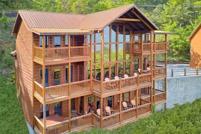 Image de Million $ Views • Theater • Hot Tub • Game Room