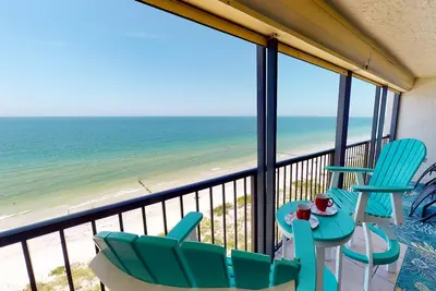 Image de Upper Floor. Beautifully Furnished. Heated Pool. Incredible Views.