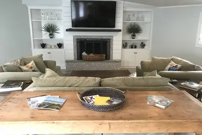 Image de Spacious 4 Br 4 Ba Home--Close to Beach, Village, Pier, Winter Discounts