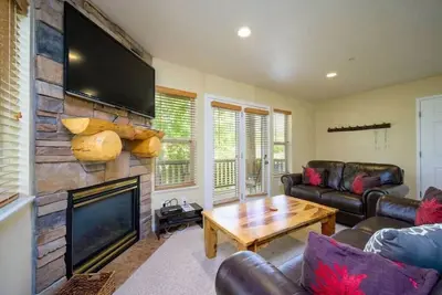 Image de Ski Paradise Ground Floor Gem | Pool | Hot Tub