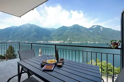 Image de Appartamento 4 Il Tornante avec vue sur le lac et les montagnes, Wi-Fi, A\/C & Balcon