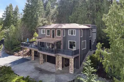 Image de Private custom entertaining home on the hill w view of valley & river