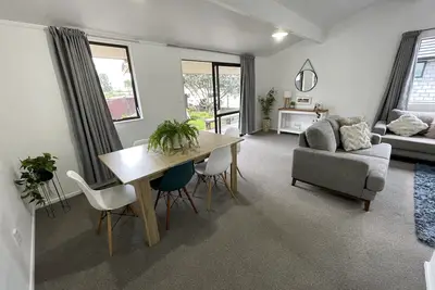 Image de Relaxed home, Close to beach, Bayfair and retirement homes