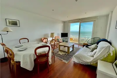 Image de Joli Apartement Avec Terrasse Face Mer à La Baule