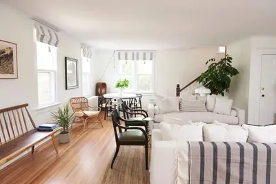 Image de Bellport Inn, Main House - Historic Village Oasis