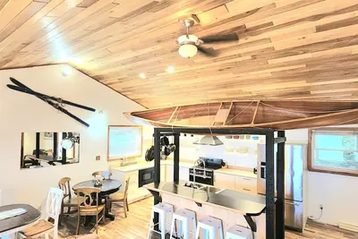 Image de Take in Lake Superior breathtaking views! Centrally located with a Sauna
