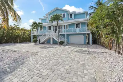 Image de Fisherman Paradise, Dock, Pool, Ice Machine, Jacuzzi.
