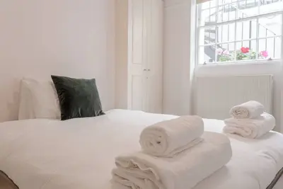 Image de Stunning 1bd Basement Flat with Garden, Camden