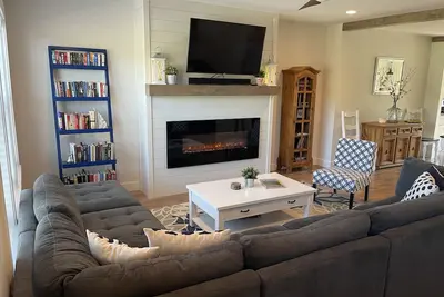 Image de Spring is here! New townhome just 10 minutes from Park City.