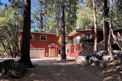 Image de Family friendly, Full Kitchen, Ev Charger Level 2, A/C, Easy Parking, Fireplace