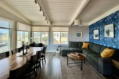 Image de Water Views! Upper Silver Strand Townhouse w/ Kayaks & Pet-Friendly too!