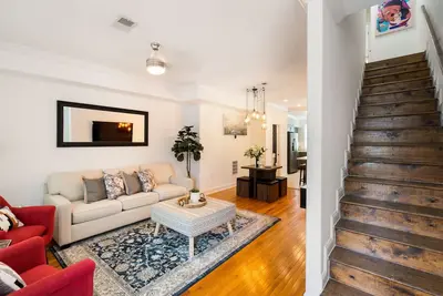 Image de Luxury Newly Remodeled, 3bed 3. 5 bath - 2 car Private garage - Capital Hill
