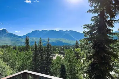 Image de Slope Side Retreat next to the Waterfall w/ Grand Mountain Views!