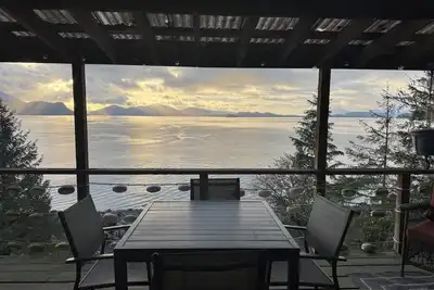 Image de Waterfront apartment with stunning water views