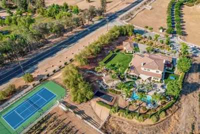 Image de Villa Verdot by AvantStay | Spectacular 6 Br Estate w\/ Pool and Basketball court