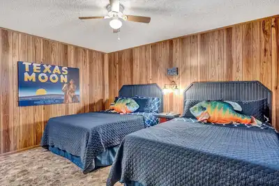 Image de Less than a mile from Lake Fork-Updated-Bluegill Bungalow 6