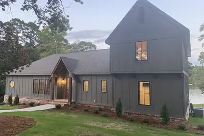 Image de Hot Springs Lake House Retreat (New Construction! )