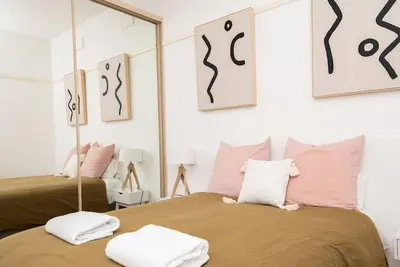 Image de Lords Cottage | Charming Cbd Home, Pet Friendly