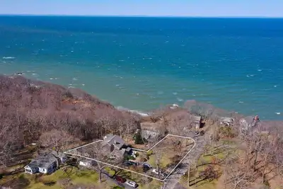 Image de Private beach house - steps to Hamptons & wineries