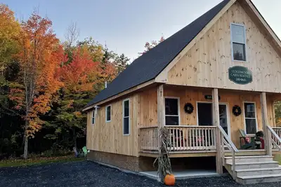 Image de New cabin/Downtown Greenville-Moosehead Lake, Me/Wifi/Dogs Ok/2 cabins available