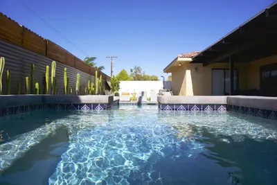 Image de Your Private Desert Oasis