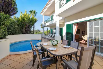 Image de Appartement \"Valerie\" avec piscine privée, Wi-Fi et climatisation