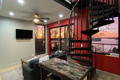 Image de The Bane - Treehouse for two - tiny house with big views