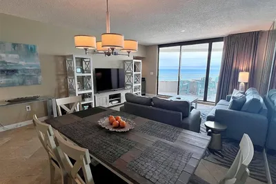 Image de Gulf Front Condo with Stunning Views!