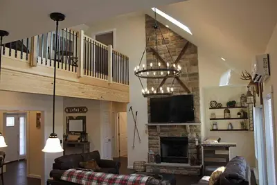 Image de Luxury 6 Br Home Retreat-Sleeps 16-Hot Tub Linens & Towels Included