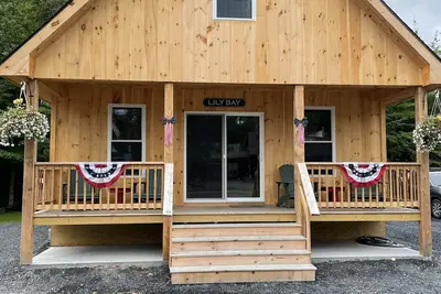Image de New cabin/Downtown Greenville-Moosehead Lake, Me/Wifi/Dogs Ok/2 cabins available