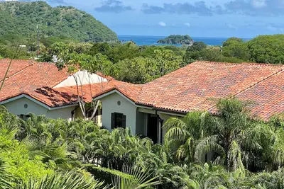 Image de Oceanview 2-bedroom Condo at Pacifico Gated Community