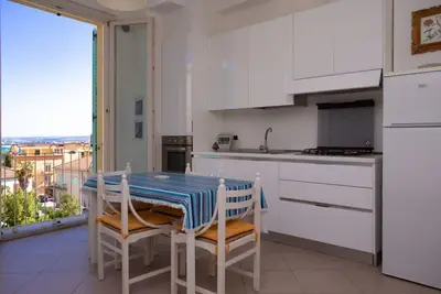 Image de N236 Numana, two-room apartment with sea view in the heart of the town