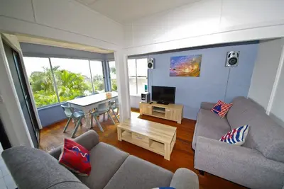 Image de Central Location With Ocean Views