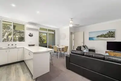 Image de Central Location with Air Conditioning!