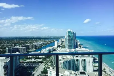 Image de Oceanfront Hotel 2bdr/2bth balcony ocean/city view