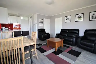 Image de Stylishly Decorated With Killick Creek Water Frontage