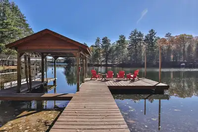 Image de Dog-friendly, lakefront lodge in the woods with large dock, central Ac, & canoe